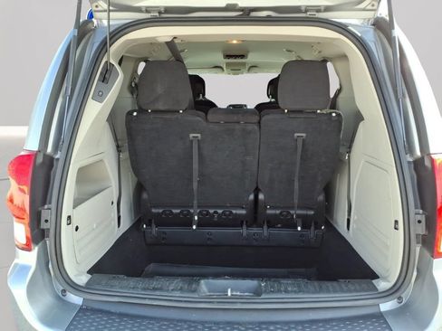 Used 2013 Dodge Grand Caravan SXT FWD image 31