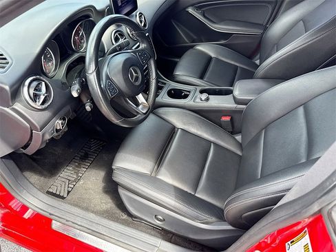 Used 2018 Mercedes-Benz CLA 250 image 24