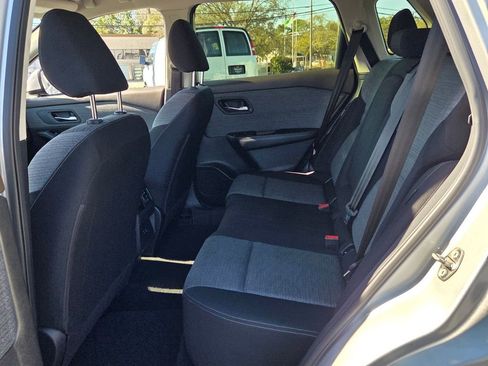 Used 2023 Nissan Rogue SV image 11