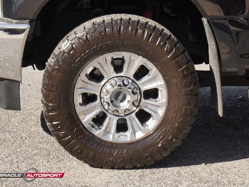 Used 2017 Ford F350 Lariat w/ Lariat Ultimate Package image 14