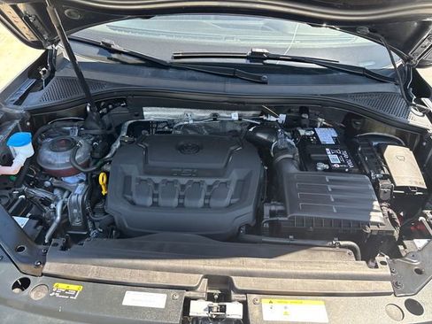 Used 2024 Volkswagen Tiguan SE w/ Panoramic Sunroof Package AWD/4WD image 26