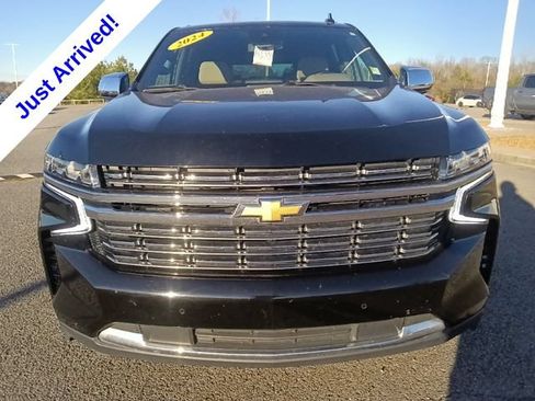 Used 2024 Chevrolet Suburban Premier RWD image 8