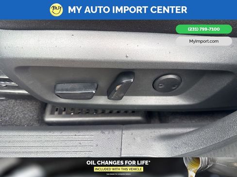 Used 2023 Nissan Rogue SV AWD/4WD image 12