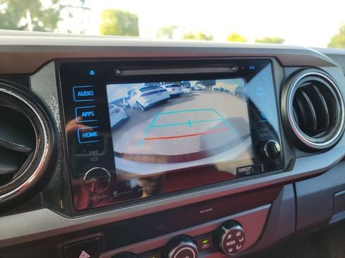 Used 2019 Toyota Tacoma TRD Sport AWD/4WD image 22