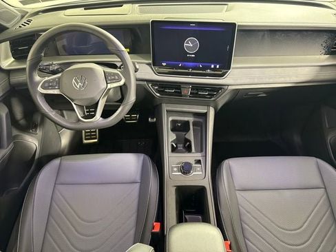 New 2026 Volkswagen Tiguan SE R-Line image 14