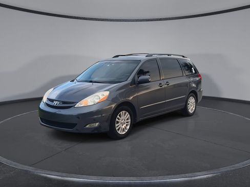 Used 2008 Toyota Sienna XLE FWD image 4