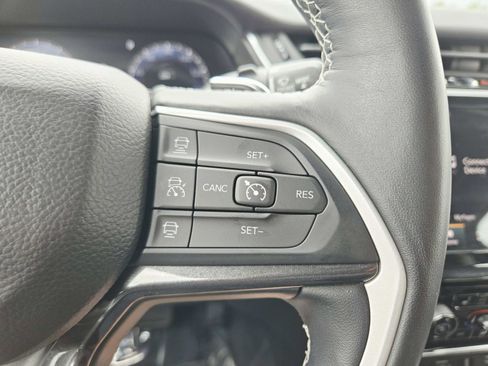 Used 2022 Jeep Grand Cherokee L Laredo w/ Luxury Tech Group I AWD/4WD image 26