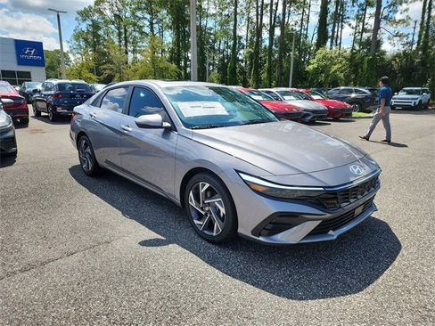 New 2025 Hyundai Elantra Limited image 1