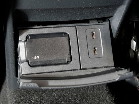 Certified 2023 Mercedes-Benz GLB 250 4MATIC image 32