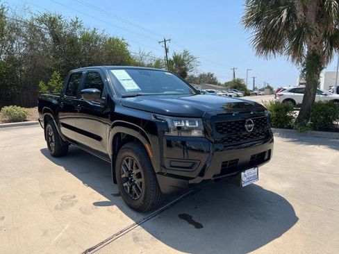 Used 2026 Nissan Frontier SV w/ Tow Package RWD image 8