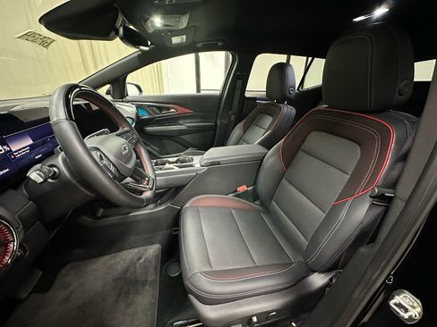 Certified 2024 Chevrolet Equinox EV RS FWD image 24