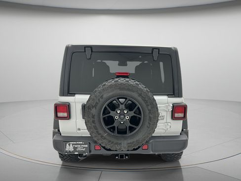 Used 2025 Jeep Wrangler Unlimited Sport AWD/4WD image 7