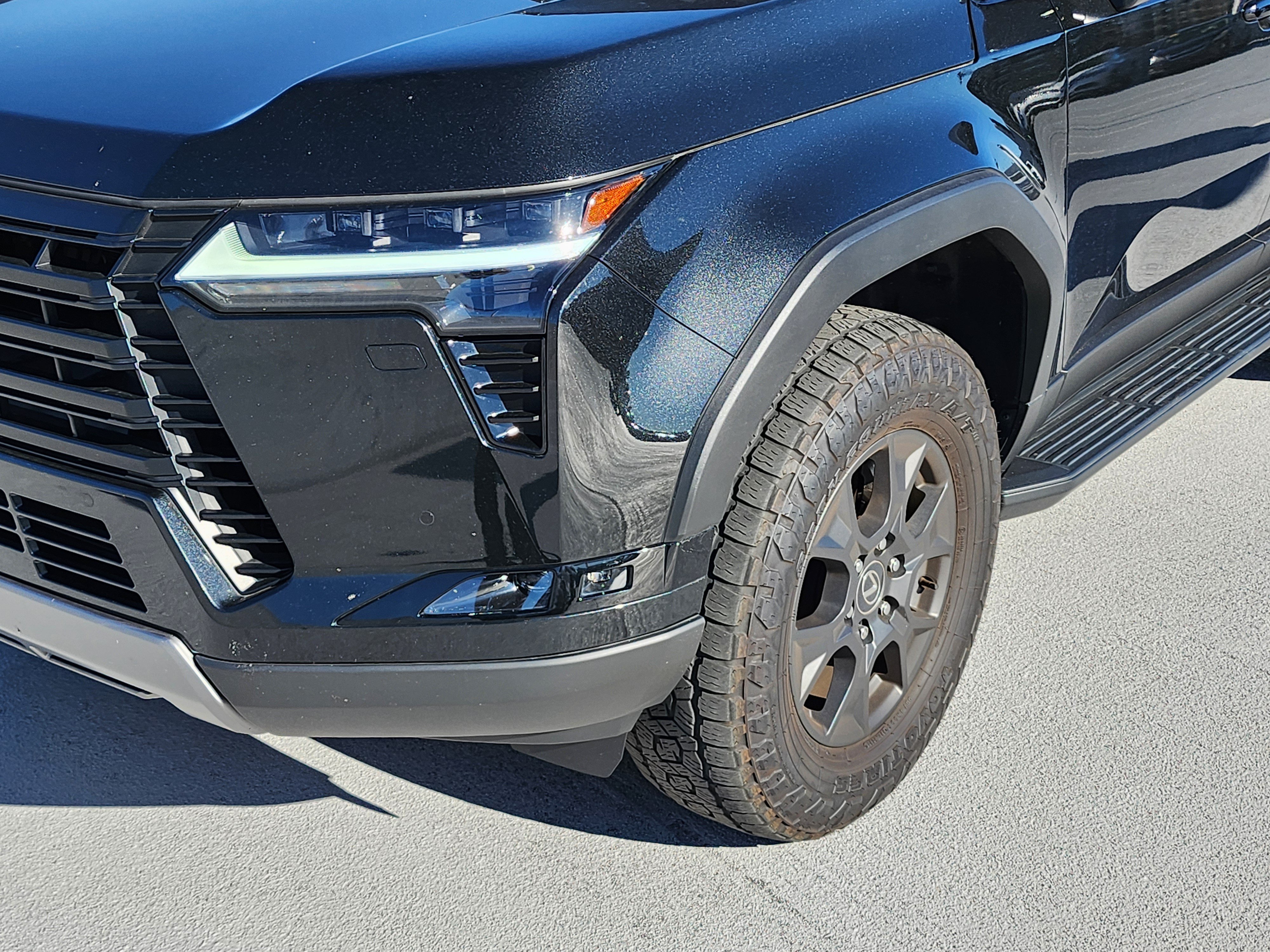 Used 2024 Lexus GX 550 AWD/4WD image 9