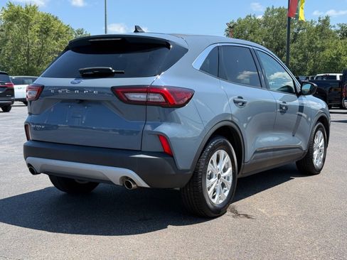 Used 2023 Ford Escape Active FWD image 8