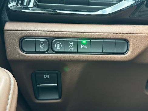 Used 2025 Acura MDX w/ Technology Package AWD/4WD image 32
