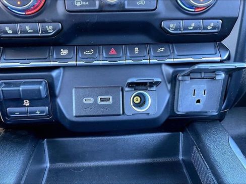 Used 2022 Chevrolet Silverado 3500 LTZ image 17