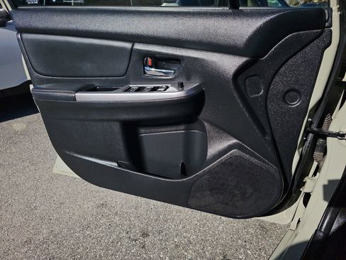 Used 2017 Subaru Crosstrek 2.0i Limited image 27