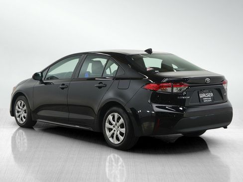 Used 2025 Toyota Corolla LE image 3