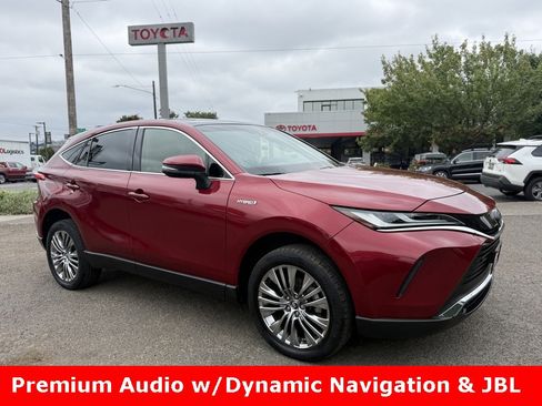 Used 2021 Toyota Venza Limited image 3