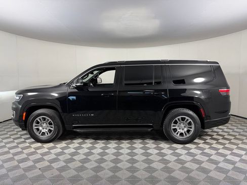 Used 2023 Jeep Wagoneer 4WD image 11