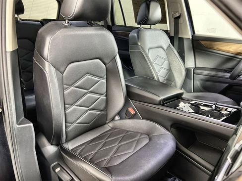 Used 2024 Volkswagen Atlas SE image 25