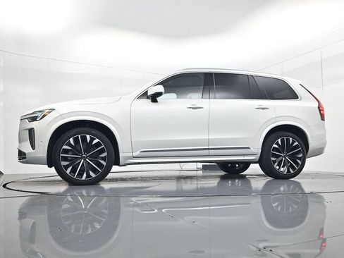 Used 2025 Volvo XC90 B5 Plus AWD/4WD image 36