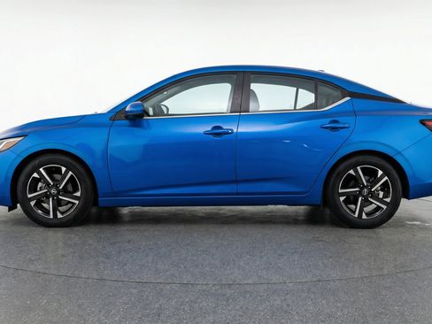 Used 2025 Nissan Sentra SV image 11