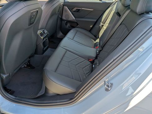 New 2026 BMW i5 eDrive40 image 32