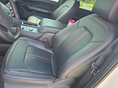 Used 2023 Ford Expedition Limited AWD/4WD image 11