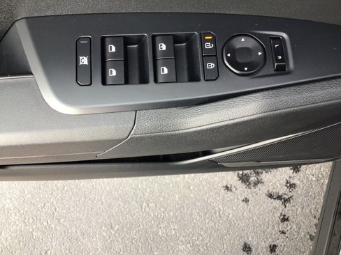 New 2026 Kia Sportage S image 8