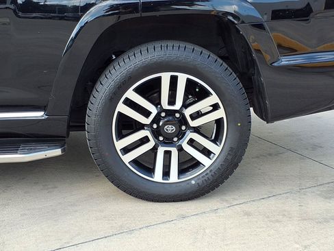 Used 2022 Toyota 4Runner Limited RWD image 9
