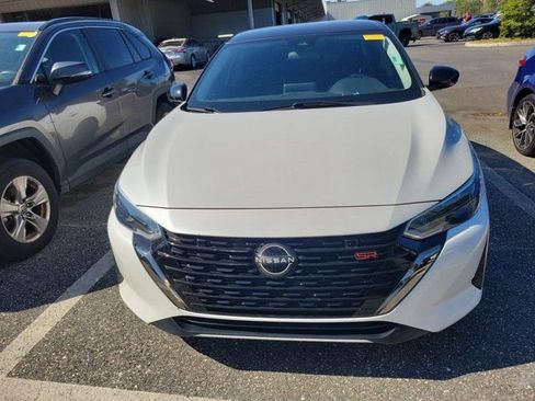 Used 2024 Nissan Sentra SR w/ Trunk Package FWD image 9