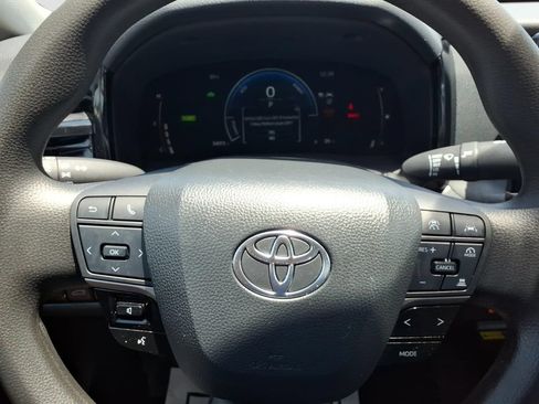 Used 2025 Toyota Camry LE FWD image 21