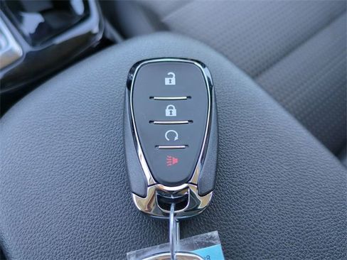 Certified 2025 Chevrolet Trax LT image 33