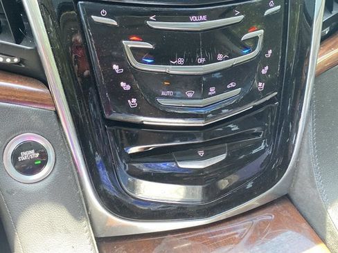 Used 2016 Cadillac Escalade ESV Luxury AWD/4WD image 35
