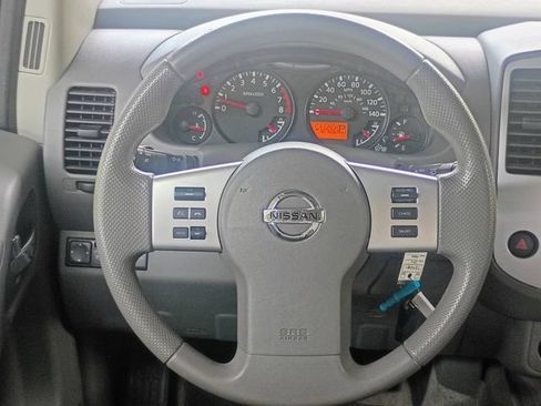 Used 2013 Nissan Frontier SV w/ SV Value Truck Pkg RWD image 27
