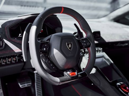 Used 2023 Lamborghini Huracan Tecnica RWD image 37
