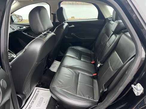Used 2016 Ford Focus Titanium w/ Titanium Technology Package FWD image 9