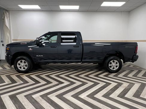 New 2026 RAM 2500 Big Horn AWD/4WD image 3