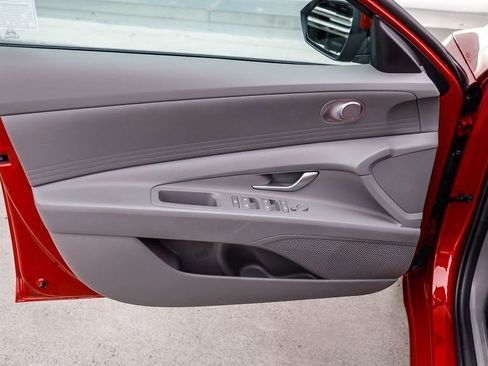 Used 2024 Hyundai Elantra Blue image 21