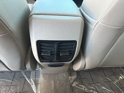 Used 2016 Ford Escape Titanium w/ Equipment Group 301A AWD/4WD image 25