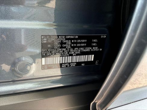 Used 2024 Toyota Venza XLE AWD/4WD image 19