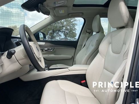 Certified 2023 Volvo XC90 B5 Plus AWD/4WD image 27