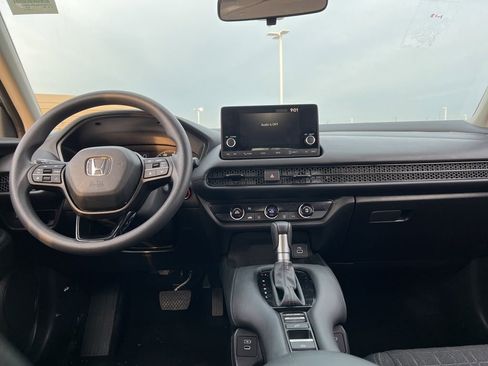 Certified 2025 Honda HR-V LX image 17