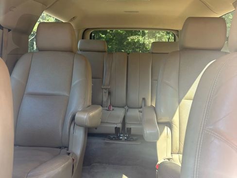 Used 2013 Cadillac Escalade ESV Premium image 9