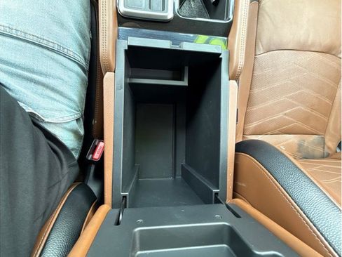 Used 2022 Nissan Pathfinder Platinum w/ Cargo Package FWD image 28