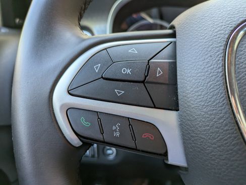 Used 2017 Dodge Charger SXT image 19