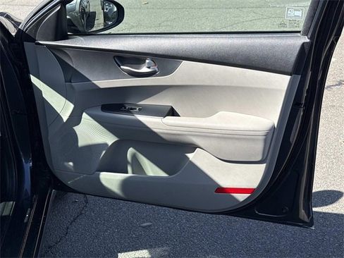 Used 2020 Kia Forte LXS image 8