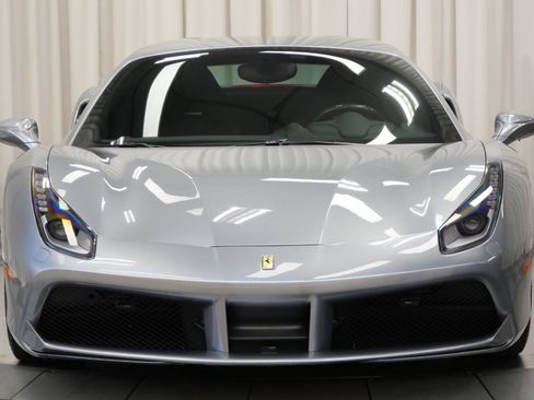 Used 2018 Ferrari 488 GTB image 4