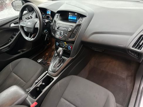 Used 2018 Ford Focus SE image 11